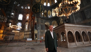 Cumhurbaşkanı Erdoğan Ayasofya Camisinde İncelemelerde Bulundu