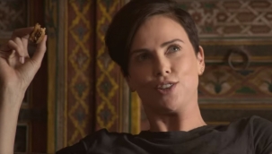 Oscar ödüllü oyuncu Charlize Theron'dan dikkat çeken Baklava tweeti!