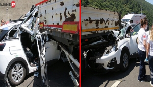 TIR'ın Altına Giren Cipteki 2 Kişi Öldü, 1 Kişi Yaralandı