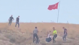 Şanlıurfa'da Türk bayrağını indirmeye çalışan kişi gözaltına alındı