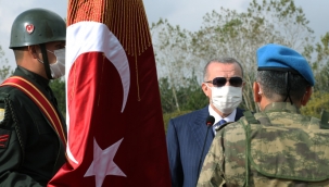 Türk Ordusunun hiçbir birliğinin sancağı, son neferi de can vermeden toprağa düşmemiştir