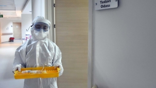 Bakan Selçuk: “PCR Test Sonucuna Bakılmaksızın, COVİD-19 Tedavisi Gören Hastalarımızın Pandemi Bakım Ücreti Ödüyoruz”