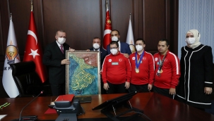Cumhurbaşkanı Erdoğan, engelli sporcuları ve ailelerini kabul etti