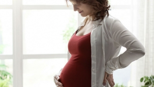 Kadın sevgilisini yanında tutmak için dokuz ay hamile numarası yaptı