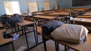 Nijerya'da silahlı bir grubun üyeleri 300'den fazla kız çocuğu kaçırdı