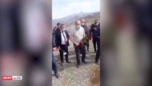 Paşinyan'ın bir Ermeni askerin mezarına çiçek bırakmasına izin verilmedi