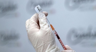 Aşılamada yaş sınırı 18'e indi