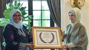 Emine Erdoğan, çevreye olan katkılarından dolayı UN-Habitat tarafından “Atık Alanında Akıllı Şehirler Küresel Şampiyonu” ödülüne layık görüldü