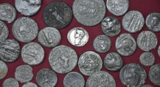 İzmir'de 9.000'e yakın tarihi eser ele geçirildi