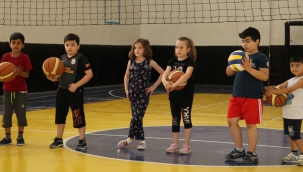 Karaköprü'de çocuklardan basketbol kursuna yoğun ilgi
