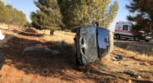 Şanlıurfa'da yoldan çıkan araç korkuttu
