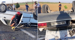 Şanlıurfa'nın Akçakale ilçesinde araç ters döndü