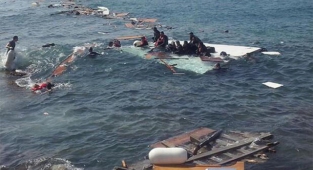 Yemen'de tekne alabora oldu! En az 300 ölü