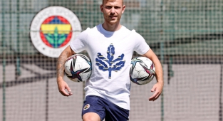 Max Meyer: Fenerbahçe adına sahada olmak için sabırsızlanıyorum