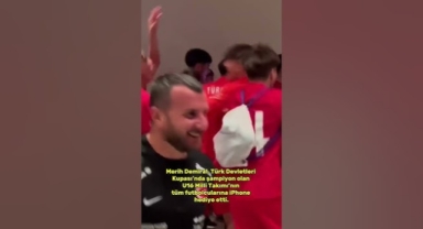 Merih Demiral'dan U16 Milli Takım Oyuncularına iPhone Hediye Etti